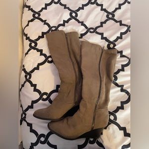 Wynterr wedge suede boots